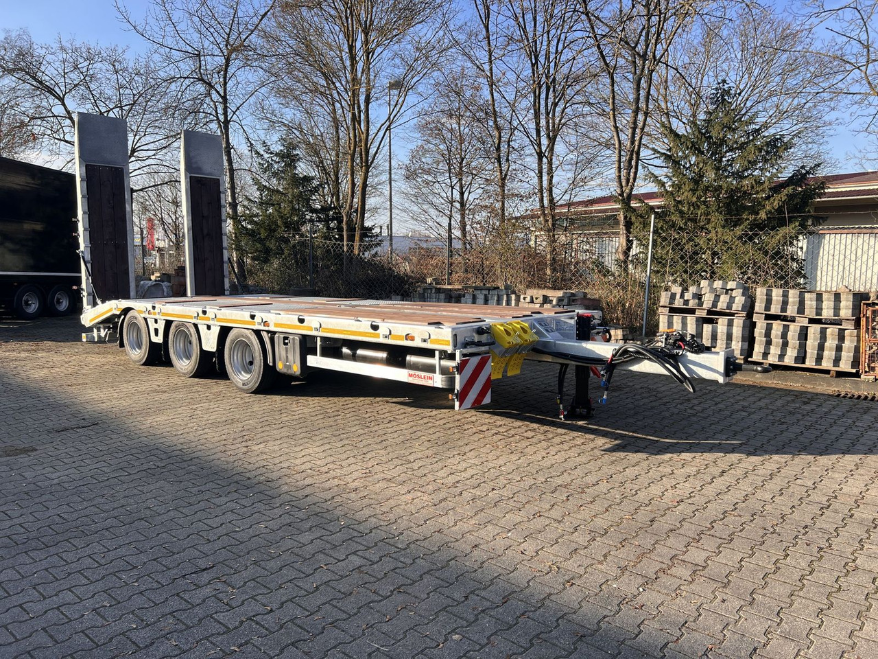 Möslein 32 t GG Tridem- Tieflader 3 Achs, gelenktNeufah - Rimorkio me plan ngarkimi të ulët: foto 2 Möslein 32 t GG Tridem- Tieflader 3 Achs, gelenktNeufah - Rimorkio me plan ngarkimi të ulët: foto 2