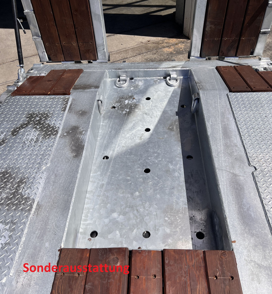 Möslein T 3-9,20 F 3 Achs Tieflader mit gerader Ladefläche 9 m, Neufahrzeug - Rimorkio me plan ngarkimi të ulët: foto 5 Möslein T 3-9,20 F 3 Achs Tieflader mit gerader Ladefläche 9 m, Neufahrzeug - Rimorkio me plan ngarkimi të ulët: foto 5