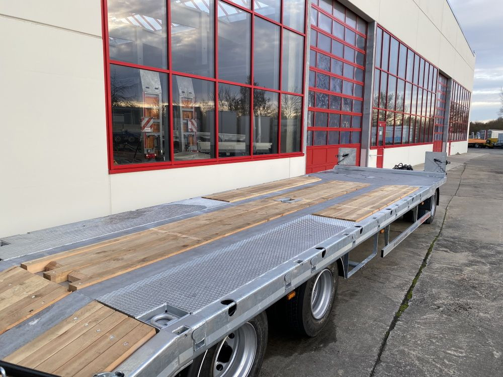 Möslein T 3-9,20 F Blatt 3 Achs Tieflader mit gerader Ladefläche 9 m, Neufahrzeug - Rimorkio me plan ngarkimi të ulët: foto 5 Möslein T 3-9,20 F Blatt 3 Achs Tieflader mit gerader Ladefläche 9 m, Neufahrzeug - Rimorkio me plan ngarkimi të ulët: foto 5