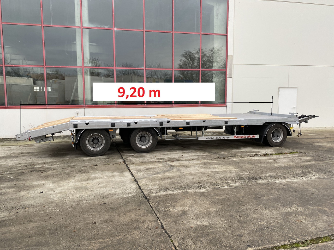 Möslein T 3-P9,2 OR 3 Achs Tieflader gerader Ladefläche 9 m, Neufahrzeug - Rimorkio me plan ngarkimi të ulët: foto 1 Möslein T 3-P9,2 OR 3 Achs Tieflader gerader Ladefläche 9 m, Neufahrzeug - Rimorkio me plan ngarkimi të ulët: foto 1