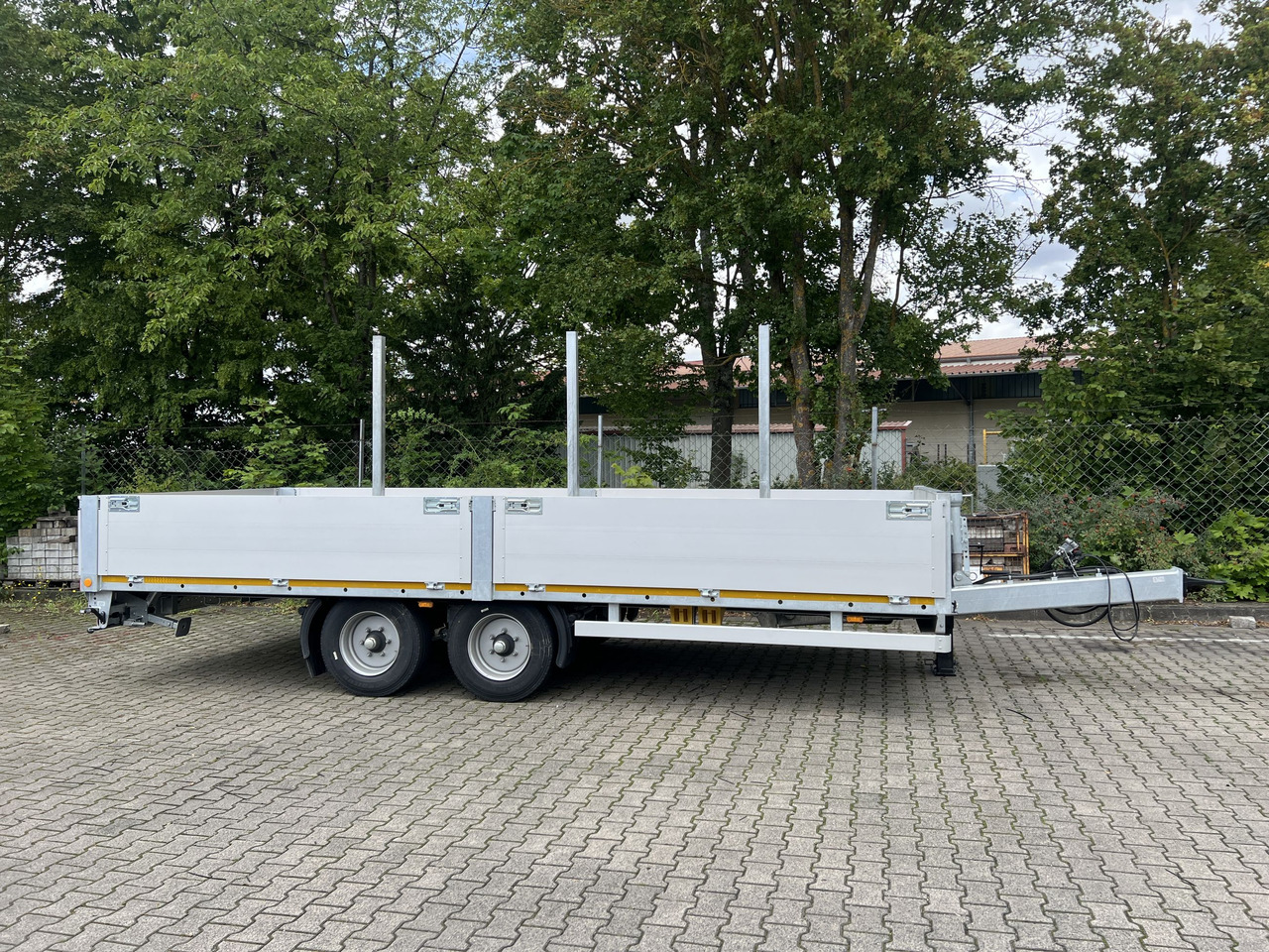 Möslein THT 11- G 6,2 Tandem Pritsche- Tieflader mit Rungentaschen - Rimorkio e hapur/ Platformë: foto 1 Möslein THT 11- G 6,2 Tandem Pritsche- Tieflader mit Rungentaschen - Rimorkio e hapur/ Platformë: foto 1