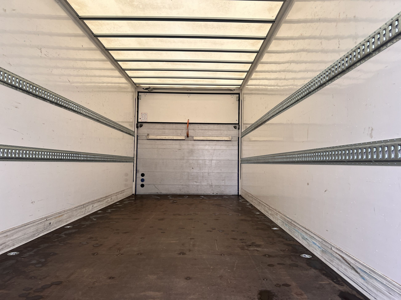 Möslein TKO 105 DL Schwebheim Tandem Koffer, Ladebordwand + Durchladbar, Wenig Benutzt - Rimorkio me vagonetë të mbyllur: foto 5 Möslein TKO 105 DL Schwebheim Tandem Koffer, Ladebordwand + Durchladbar, Wenig Benutzt - Rimorkio me vagonetë të mbyllur: foto 5