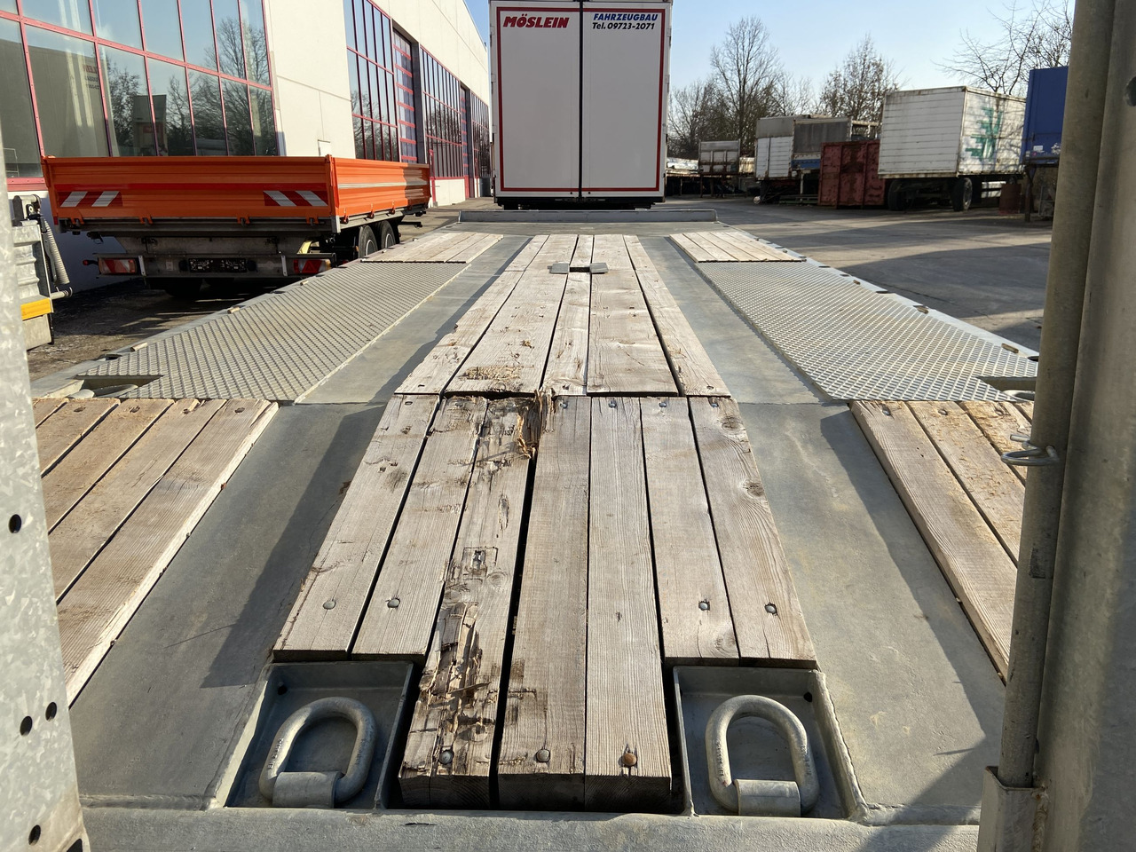 Möslein TO 3 F Schwebheim Neuwertig 3 Achs Tieflader 8,10 m Ladefläche - Rimorkio me plan ngarkimi të ulët: foto 5 Möslein TO 3 F Schwebheim Neuwertig 3 Achs Tieflader 8,10 m Ladefläche - Rimorkio me plan ngarkimi të ulët: foto 5