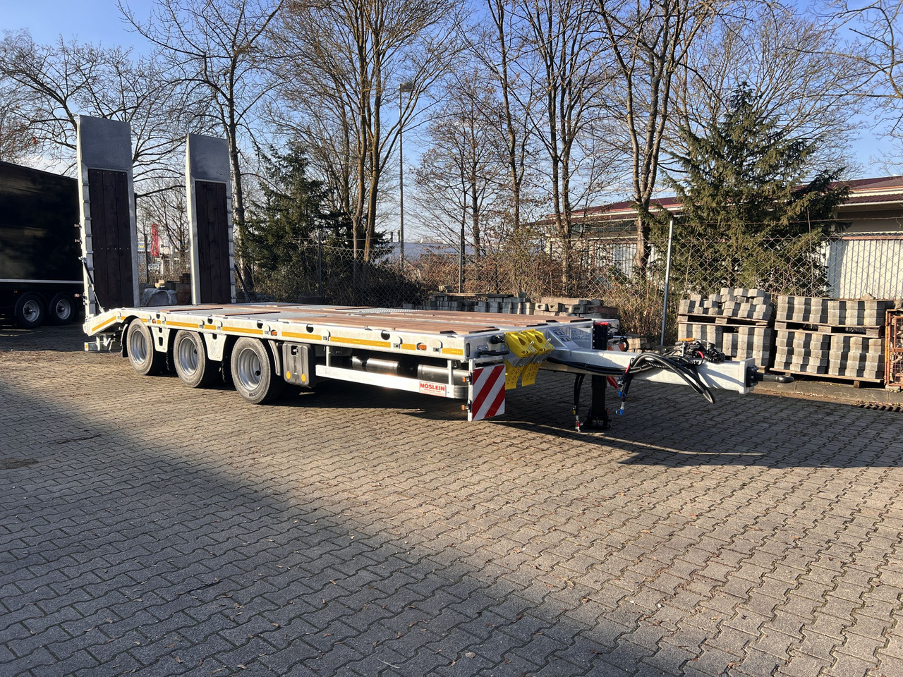 Möslein TT 34 Zugrohr Gerade 34 t GG Tridem- Tieflader 3 Achs, gelenktNeufahrzeug - Rimorkio me plan ngarkimi të ulët: foto 3 Möslein TT 34 Zugrohr Gerade 34 t GG Tridem- Tieflader 3 Achs, gelenktNeufahrzeug - Rimorkio me plan ngarkimi të ulët: foto 3