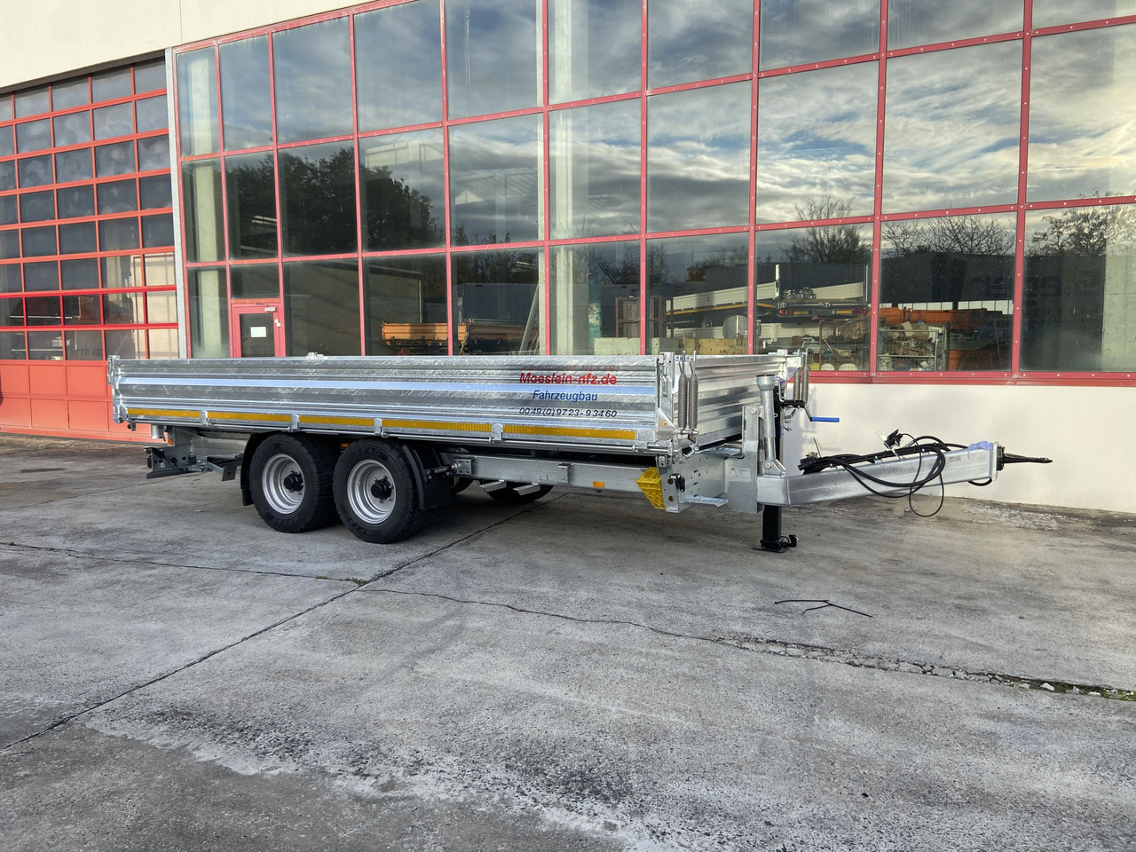 Möslein TTD 11 Breite Reifen Kipper Tieflader, Breite Reifen-- Neufahrzeug -- - Rimorkio vetëshkarkuese: foto 4 Möslein TTD 11 Breite Reifen Kipper Tieflader, Breite Reifen-- Neufahrzeug -- - Rimorkio vetëshkarkuese: foto 4