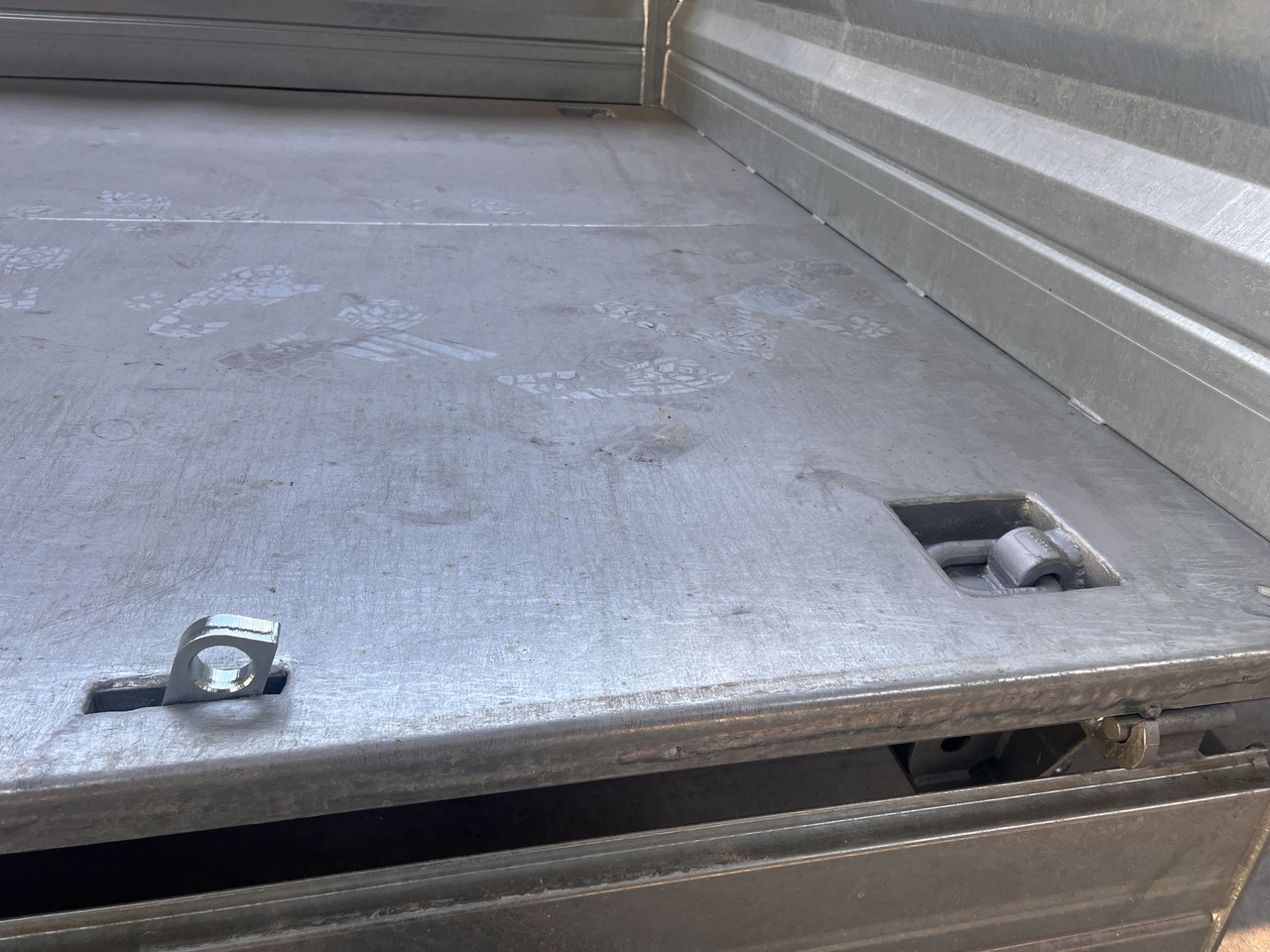 Möslein TTD 14 5,70 m 14 t Tandem- Kipper Tieflader 5,70 m lang, Breite Reifen-- Neufahrzeug -- - Rimorkio vetëshkarkuese: foto 3 Möslein TTD 14 5,70 m 14 t Tandem- Kipper Tieflader 5,70 m lang, Breite Reifen-- Neufahrzeug -- - Rimorkio vetëshkarkuese: foto 3