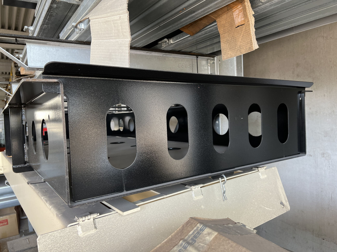 Müller Mitteltal Staufach für Alu- Rampen - Gjysmë rimorkio me plan ngarkimi të ulët: foto 1 Müller Mitteltal Staufach für Alu- Rampen - Gjysmë rimorkio me plan ngarkimi të ulët: foto 1