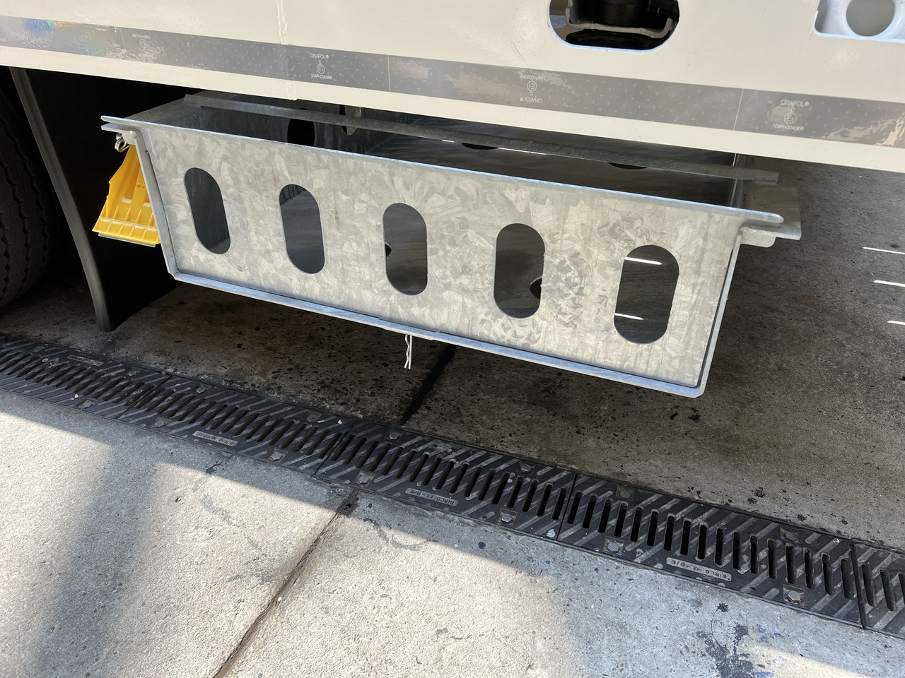 Müller Mitteltal Staufach für Alu- Rampen - Gjysmë rimorkio me plan ngarkimi të ulët: foto 2 Müller Mitteltal Staufach für Alu- Rampen - Gjysmë rimorkio me plan ngarkimi të ulët: foto 2