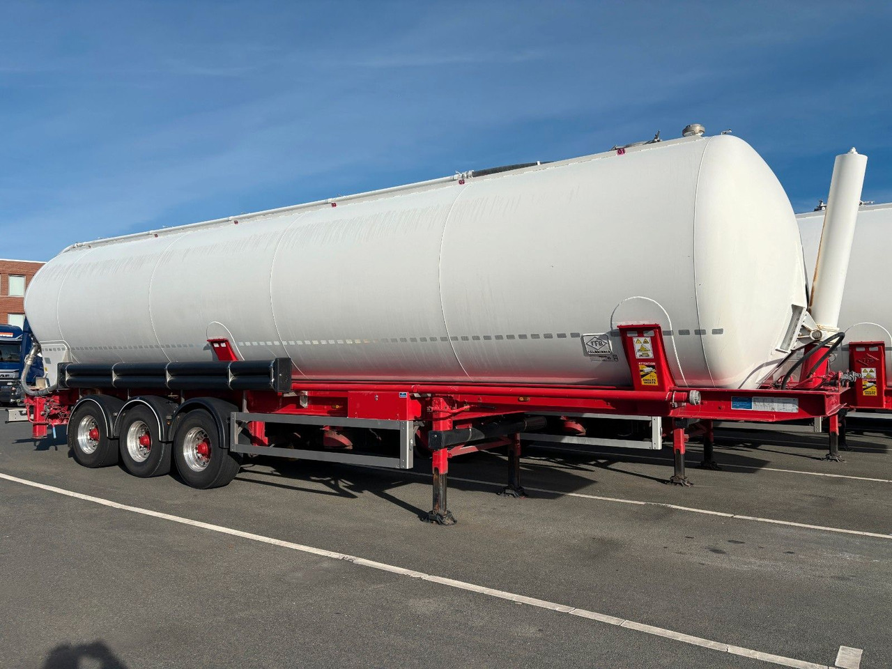 Feldbinder KIP 60.3 E-Hydraulik - Gjysmë rimorkio silo: foto 1 Feldbinder KIP 60.3 E-Hydraulik - Gjysmë rimorkio silo: foto 1