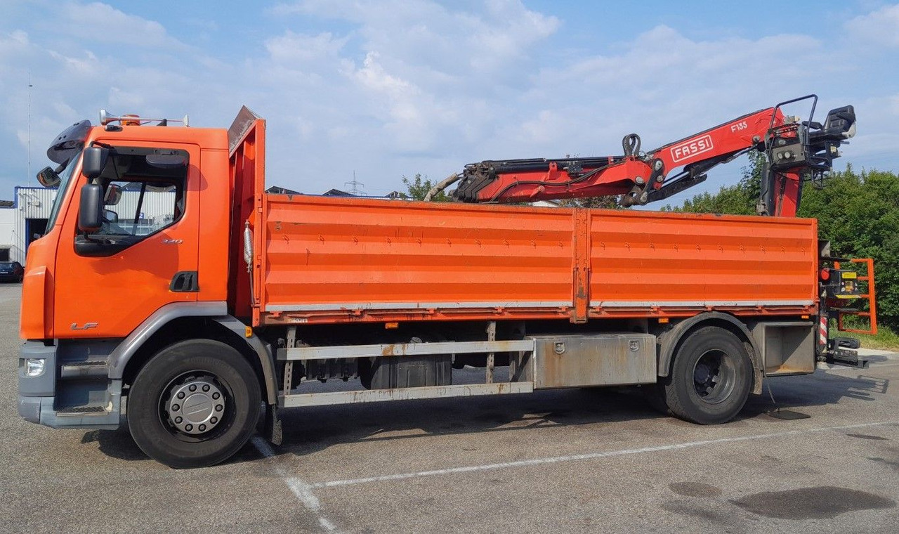 DAF FA LF 320 19t Fassi Kran - Kamion me karroceri të hapur, Kamion me vinç: foto 2 DAF FA LF 320 19t Fassi Kran - Kamion me karroceri të hapur, Kamion me vinç: foto 2