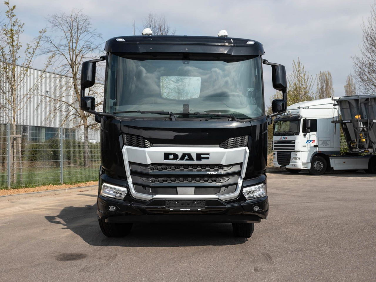 DAF FA XD 410 VDL Absetzkipper DAF FA XD 410 VDL Absetzkipper - Fadromë ngarkuese: foto 2 DAF FA XD 410 VDL Absetzkipper DAF FA XD 410 VDL Absetzkipper - Fadromë ngarkuese: foto 2