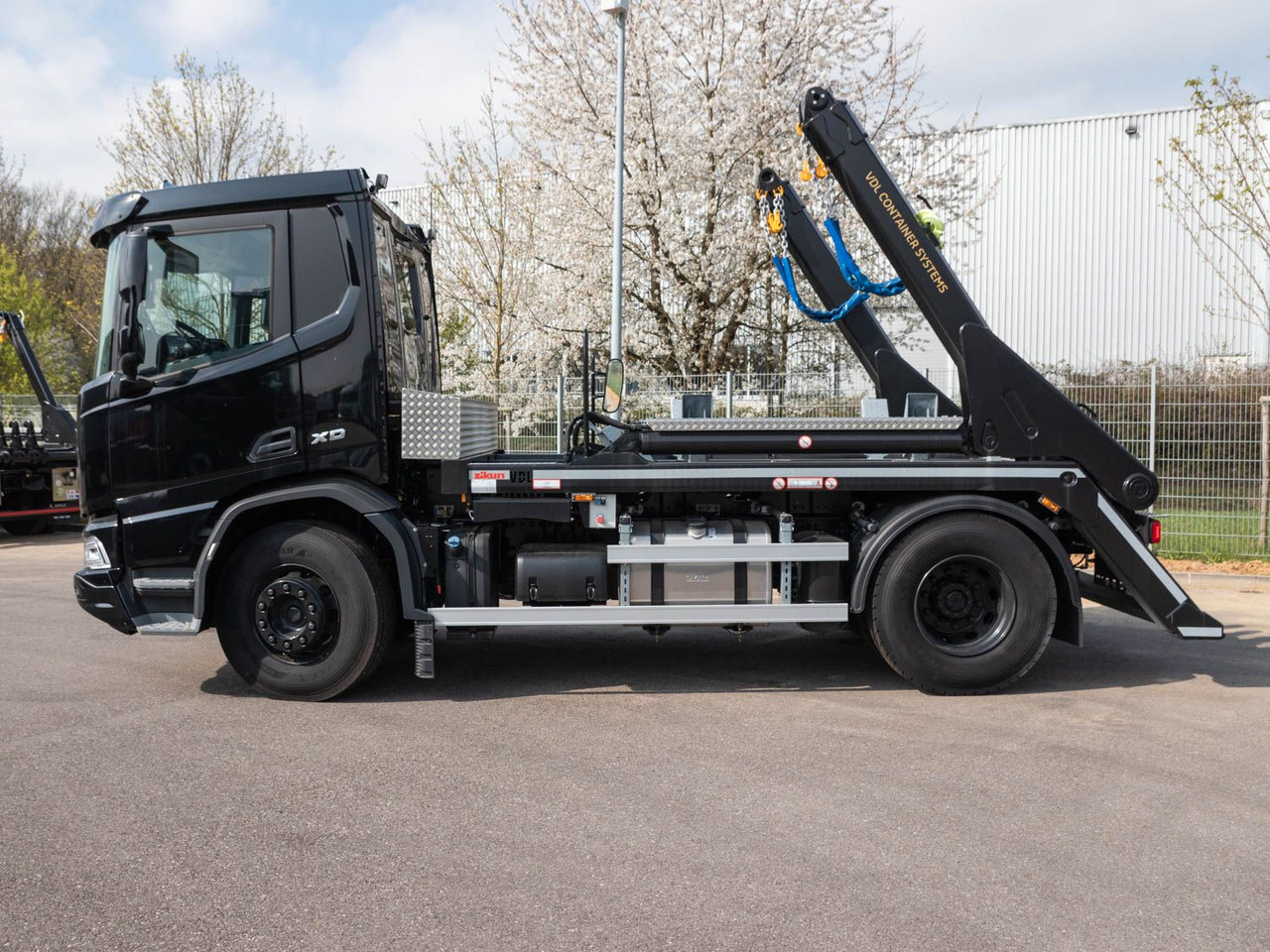 DAF FA XD 410 VDL Absetzkipper DAF FA XD 410 VDL Absetzkipper - Fadromë ngarkuese: foto 4 DAF FA XD 410 VDL Absetzkipper DAF FA XD 410 VDL Absetzkipper - Fadromë ngarkuese: foto 4