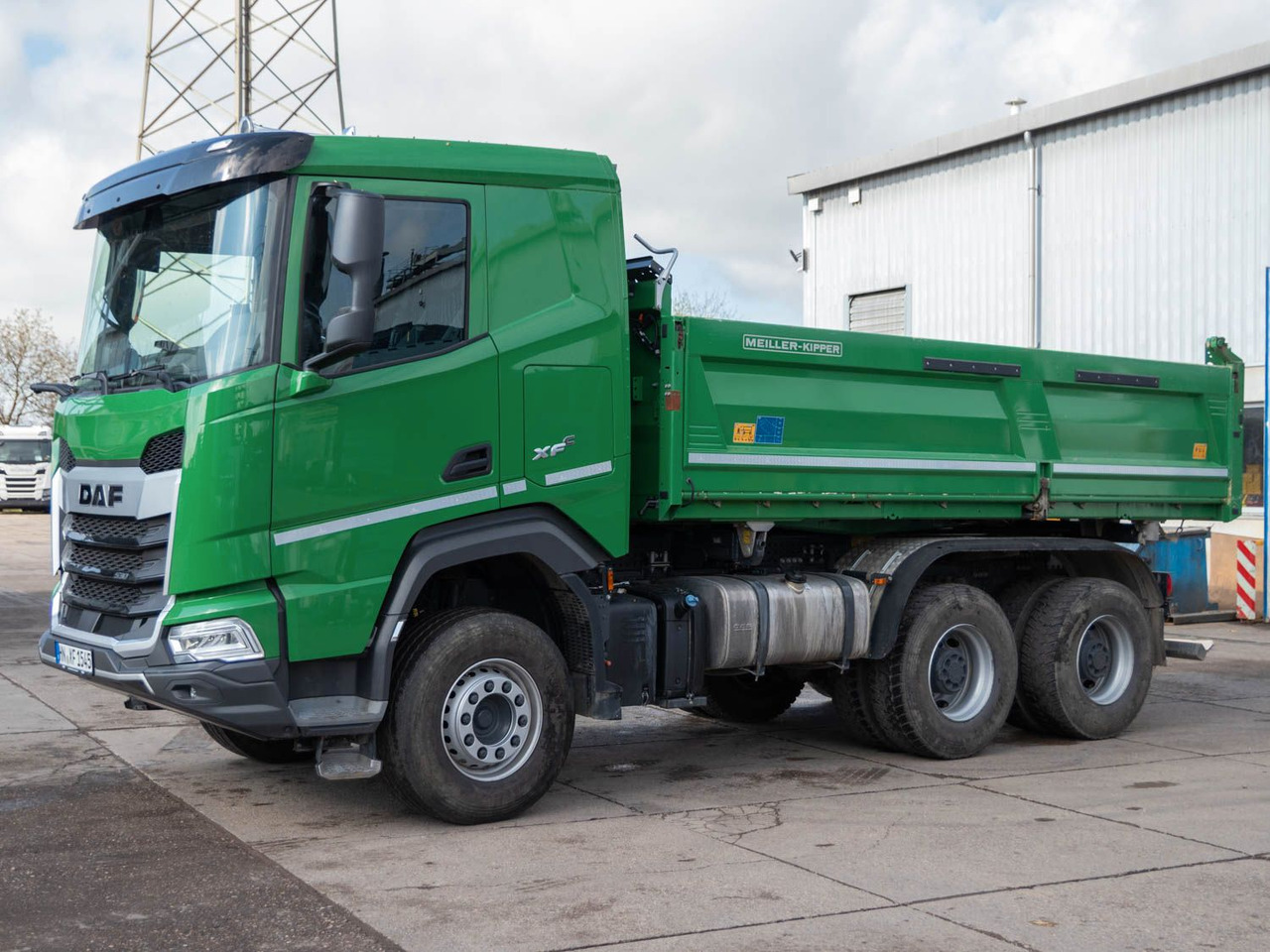 DAF FAT XFC 530 SL Meiller TRIGENIUS D 316 DAF FAT XFC 530 SL Meiller TRIGENIUS D 316 - Kamion vetëshkarkues: foto 1 DAF FAT XFC 530 SL Meiller TRIGENIUS D 316 DAF FAT XFC 530 SL Meiller TRIGENIUS D 316 - Kamion vetëshkarkues: foto 1