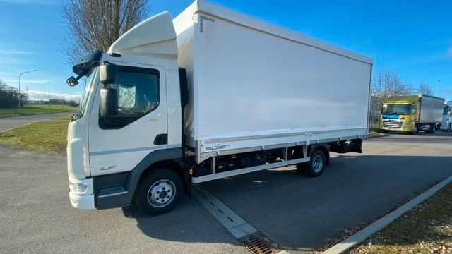 DAF LF 210 8t Pritsche-Plane LBW Tageszulassung DAF FA LF 210 08t Spier Pritsche-Plane - Kamion me tendë: foto 1 DAF LF 210 8t Pritsche-Plane LBW Tageszulassung DAF FA LF 210 08t Spier Pritsche-Plane - Kamion me tendë: foto 1