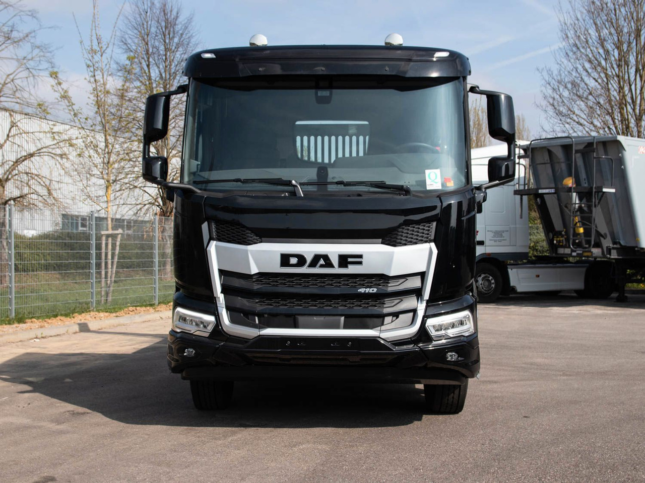 DAF XD 410 FA Absetzkipper DAF XD 410 FA Absetzkipper - Fadromë ngarkuese: foto 4 DAF XD 410 FA Absetzkipper DAF XD 410 FA Absetzkipper - Fadromë ngarkuese: foto 4