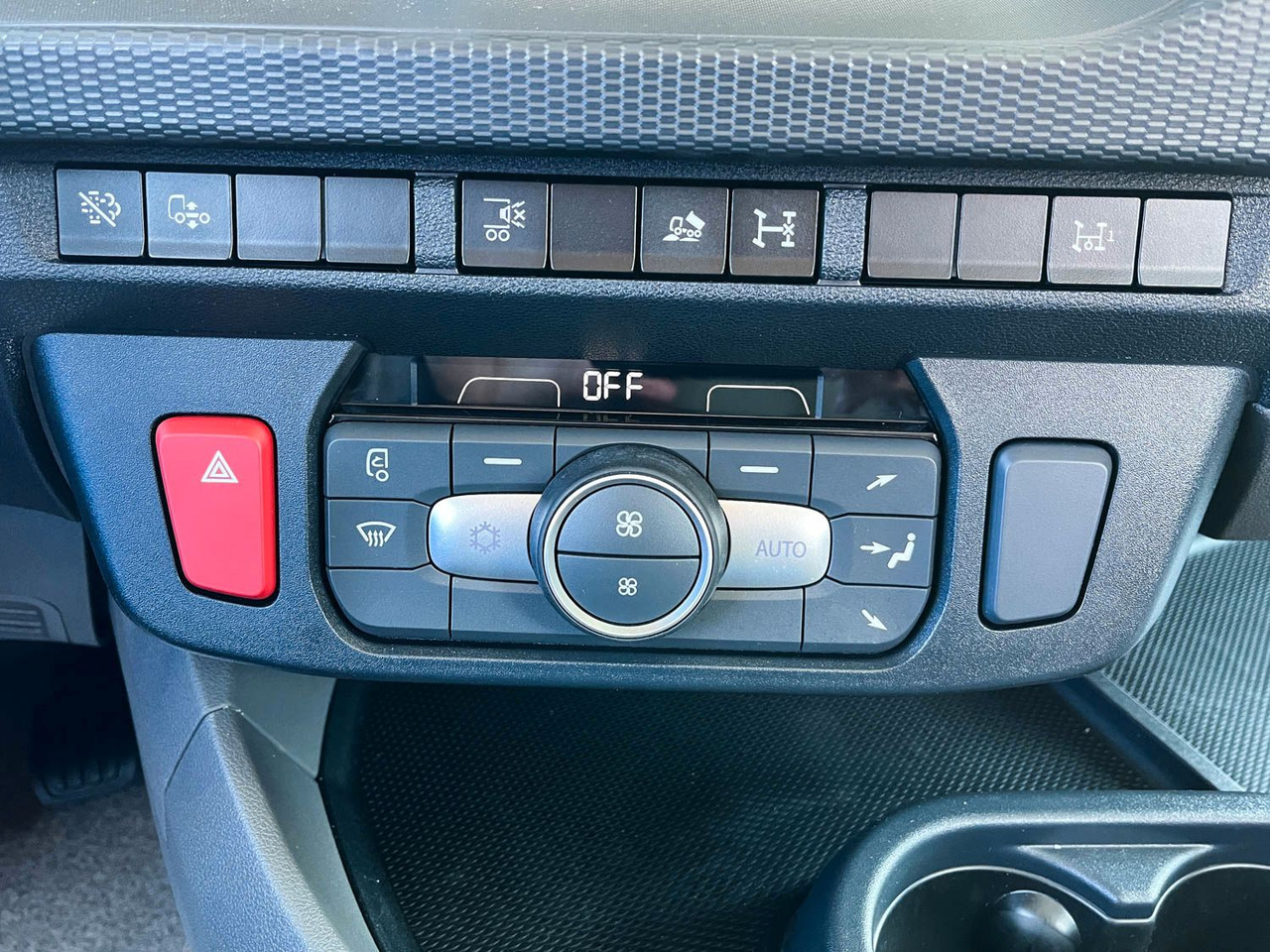 Kamion vetëshkarkues i ri DAF XDC 370 FA Meiller Krankipper HMF DAF XDC 370 FA Meiller Krankipper HMF: foto 19 Kamion vetëshkarkues i ri DAF XDC 370 FA Meiller Krankipper HMF DAF XDC 370 FA Meiller Krankipper HMF: foto 19