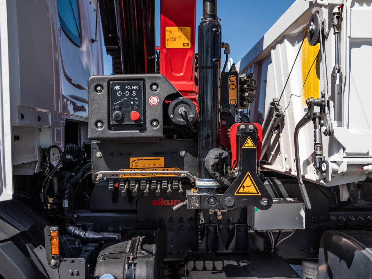 Kamion vetëshkarkues i ri DAF XDC 370 FA Meiller Krankipper HMF DAF XDC 370 FA Meiller Krankipper HMF: foto 11 Kamion vetëshkarkues i ri DAF XDC 370 FA Meiller Krankipper HMF DAF XDC 370 FA Meiller Krankipper HMF: foto 11