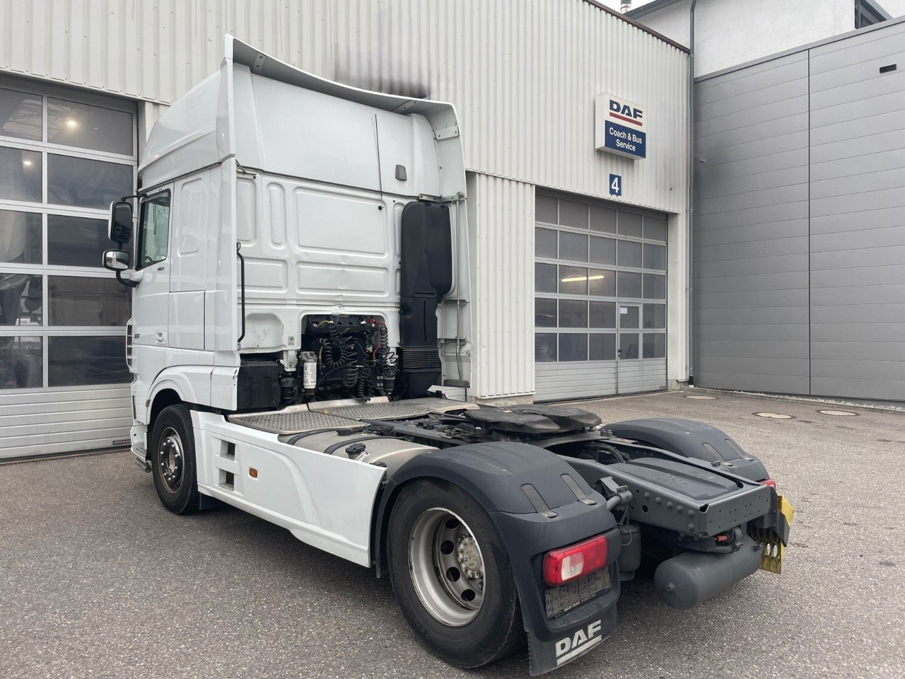 DAF FT XF480 SSC, 2x Tank, Standklima, Lampenbügel DAF FT XF480 SSC, 2x Tank, Standklima, Lampenbügel - Gjysmë-kamion: foto 4 DAF FT XF480 SSC, 2x Tank, Standklima, Lampenbügel DAF FT XF480 SSC, 2x Tank, Standklima, Lampenbügel - Gjysmë-kamion: foto 4