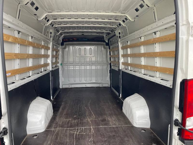 Peugeot Boxer 2.2 hdi 3-2021 L4 H2 airspring !!! - Furgon: foto 5 Peugeot Boxer 2.2 hdi 3-2021 L4 H2 airspring !!! - Furgon: foto 5