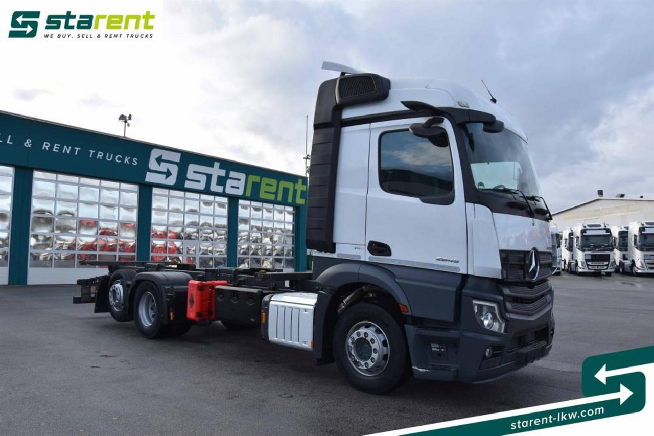 Mercedes Benz Actros 2645L Retarder Mirror Cam NAVI Liftachse - Kamion kabinë-shasi: foto 3 Mercedes Benz Actros 2645L Retarder Mirror Cam NAVI Liftachse - Kamion kabinë-shasi: foto 3