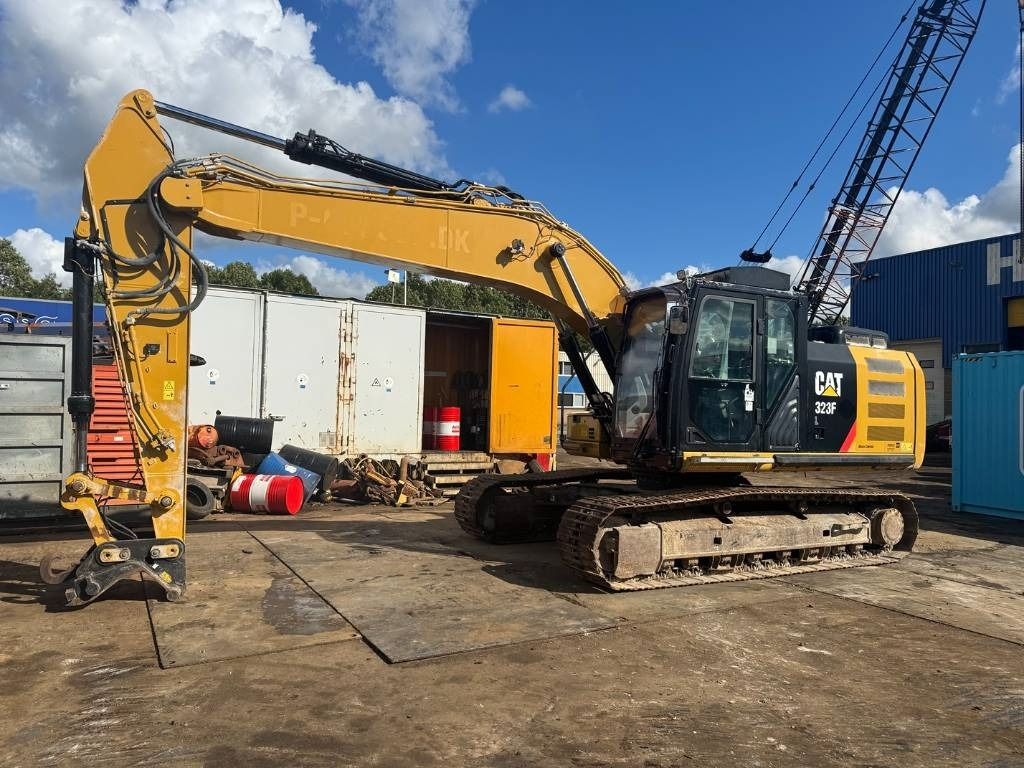CAT 323 F L - Ekskavator me zinxhirë: foto 2 CAT 323 F L - Ekskavator me zinxhirë: foto 2