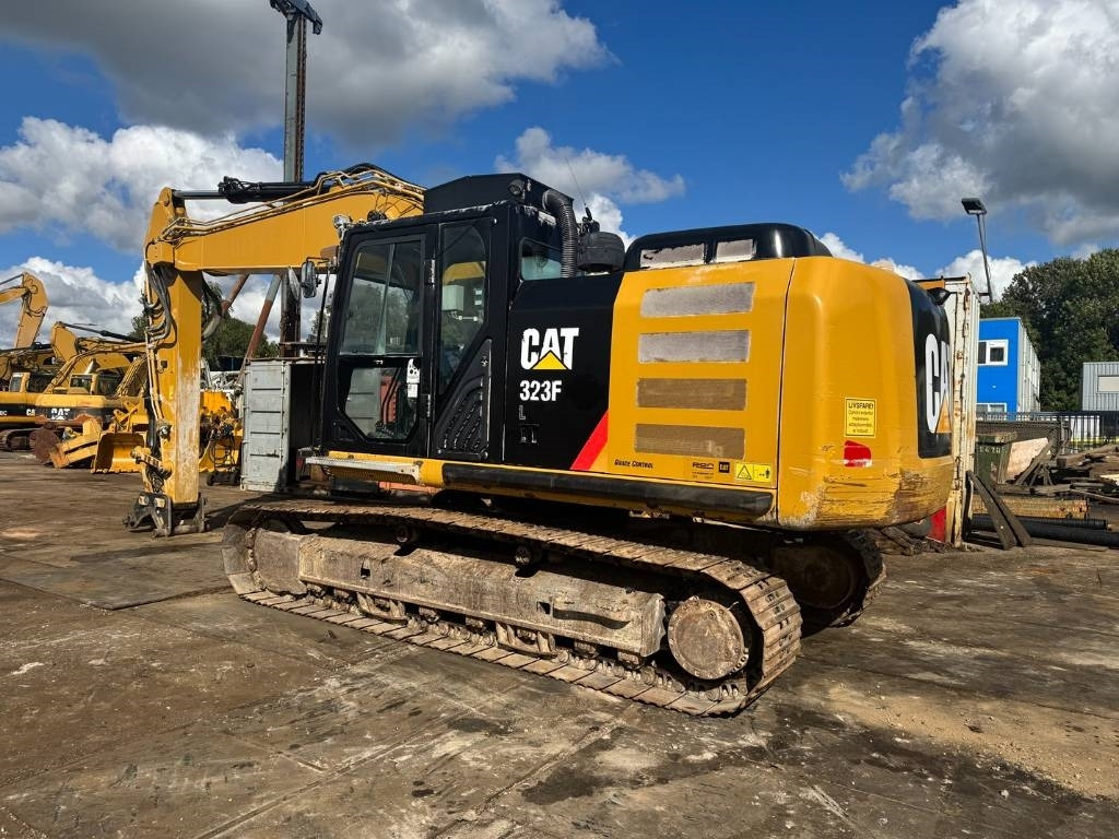 CAT 323 F L - Ekskavator me zinxhirë: foto 3 CAT 323 F L - Ekskavator me zinxhirë: foto 3