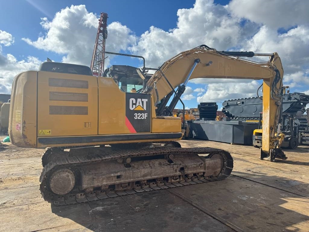 CAT 323 F L - Ekskavator me zinxhirë: foto 5 CAT 323 F L - Ekskavator me zinxhirë: foto 5