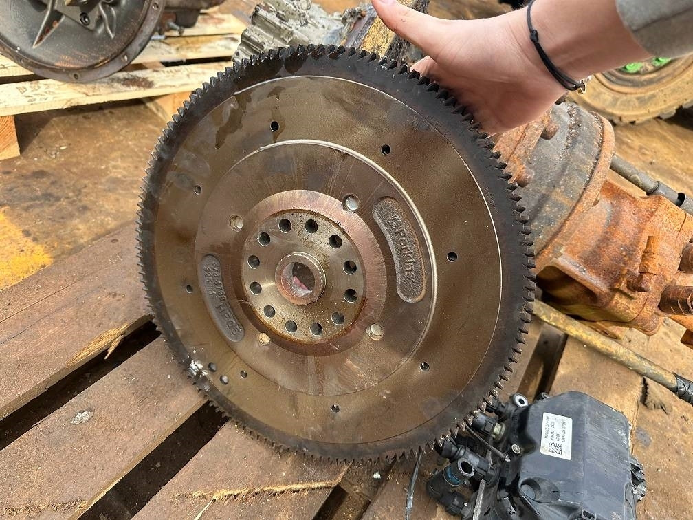 CAT 323 c7.1acert flywheel 378-4739 2009173 - Motori për Makineri ndërtimi: foto 3 CAT 323 c7.1acert flywheel 378-4739 2009173 - Motori për Makineri ndërtimi: foto 3