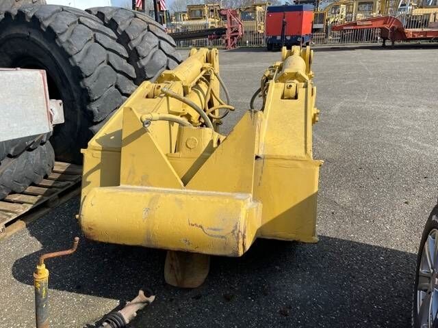 CAT D 8 R Ripper - Shkrifëtues për Makineri ndërtimi: foto 2 CAT D 8 R Ripper - Shkrifëtues për Makineri ndërtimi: foto 2