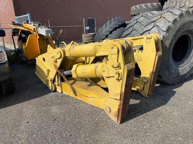 CAT D 8 R Ripper - Shkrifëtues për Makineri ndërtimi: foto 1 CAT D 8 R Ripper - Shkrifëtues për Makineri ndërtimi: foto 1