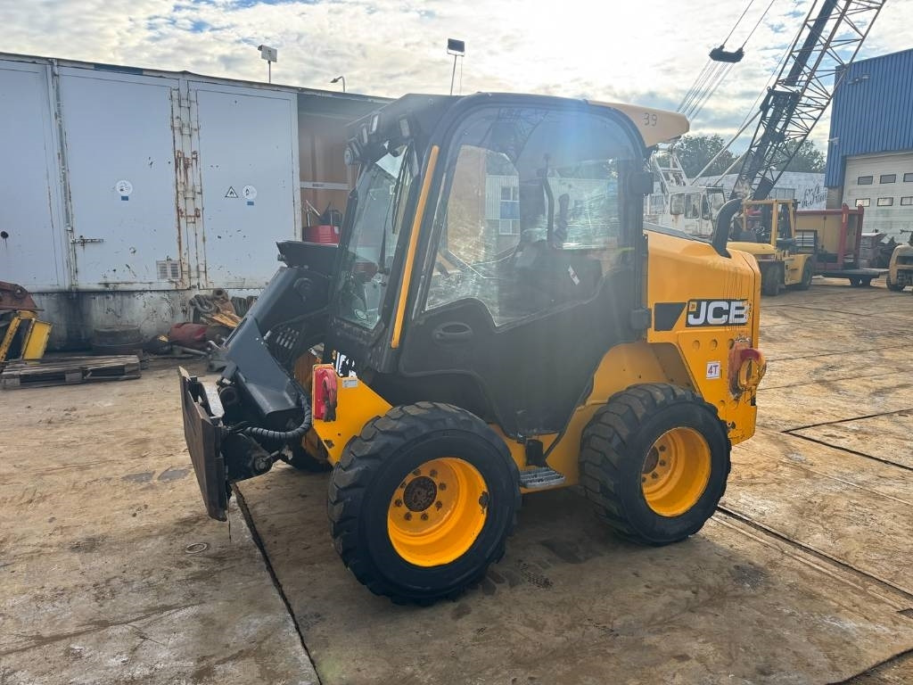 JCB 250T4 - Mini fadrom: foto 2 JCB 250T4 - Mini fadrom: foto 2