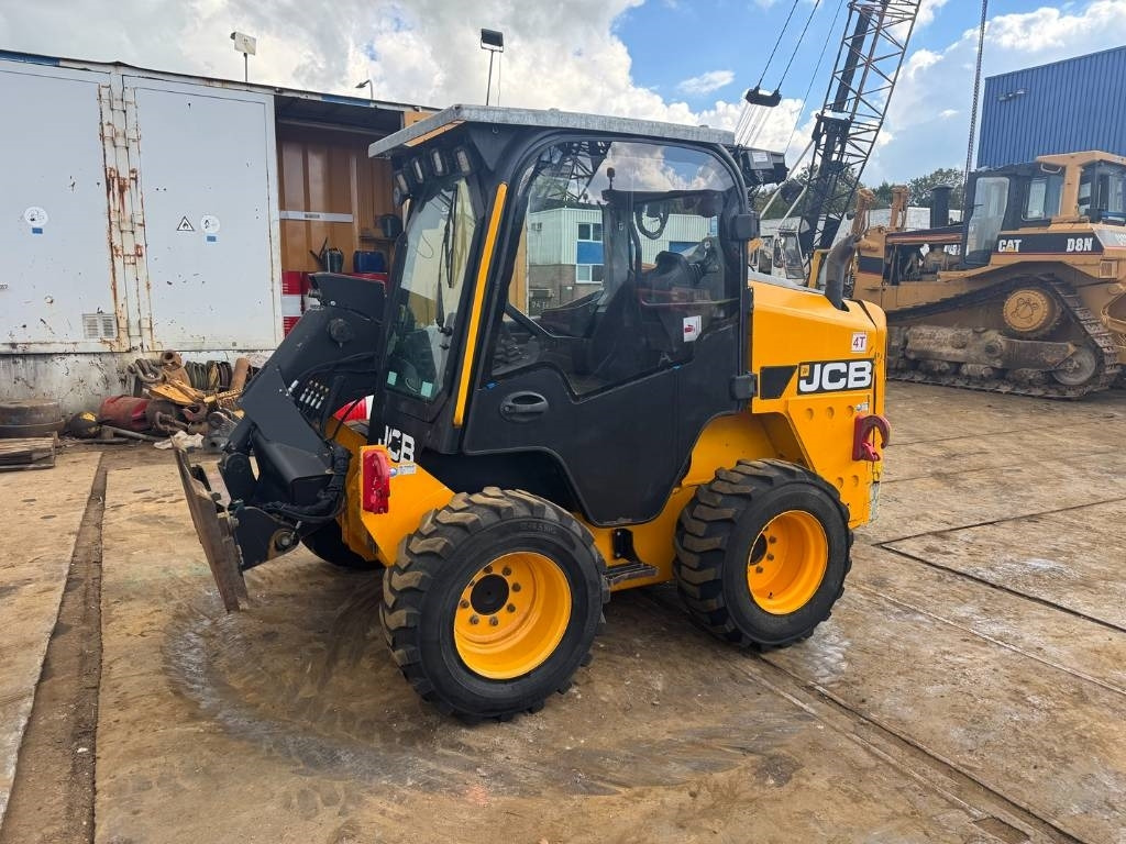 JCB 250t4 - Mini fadrom: foto 2 JCB 250t4 - Mini fadrom: foto 2