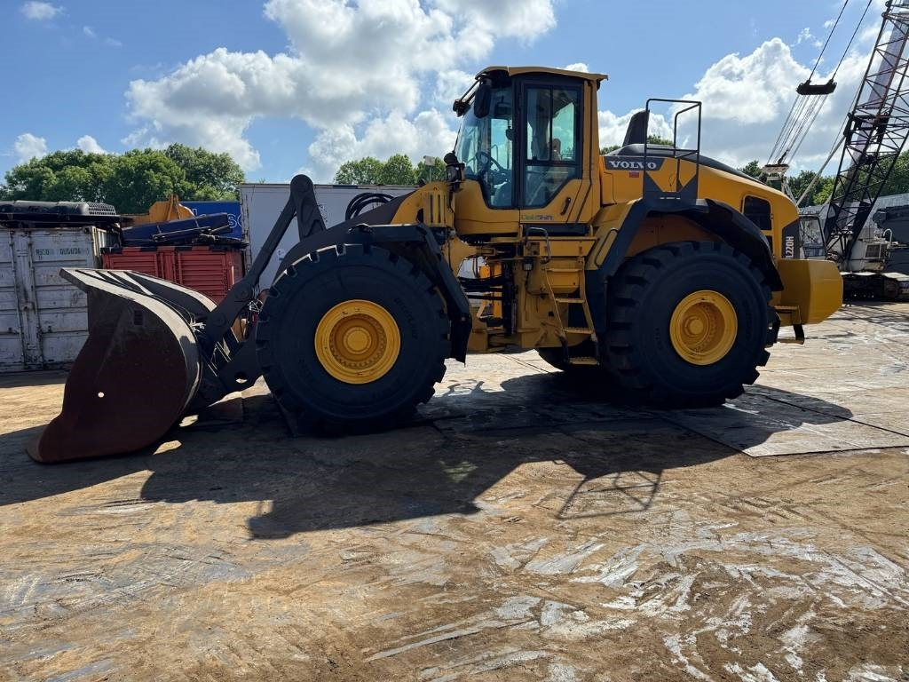 Volvo L 220 H ( WITH NEW TYRES ) - Fadrom me goma: foto 1 Volvo L 220 H ( WITH NEW TYRES ) - Fadrom me goma: foto 1