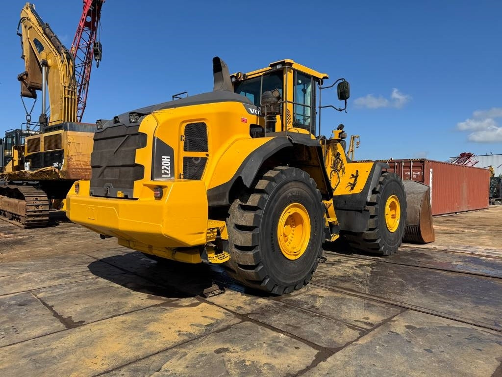 Volvo L 220 H ( WITH NEW TYRES ) - Fadrom me goma: foto 5 Volvo L 220 H ( WITH NEW TYRES ) - Fadrom me goma: foto 5