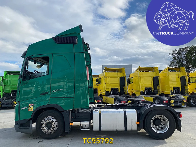 Volvo - Gjysmë-kamion: foto 2 Volvo - Gjysmë-kamion: foto 2