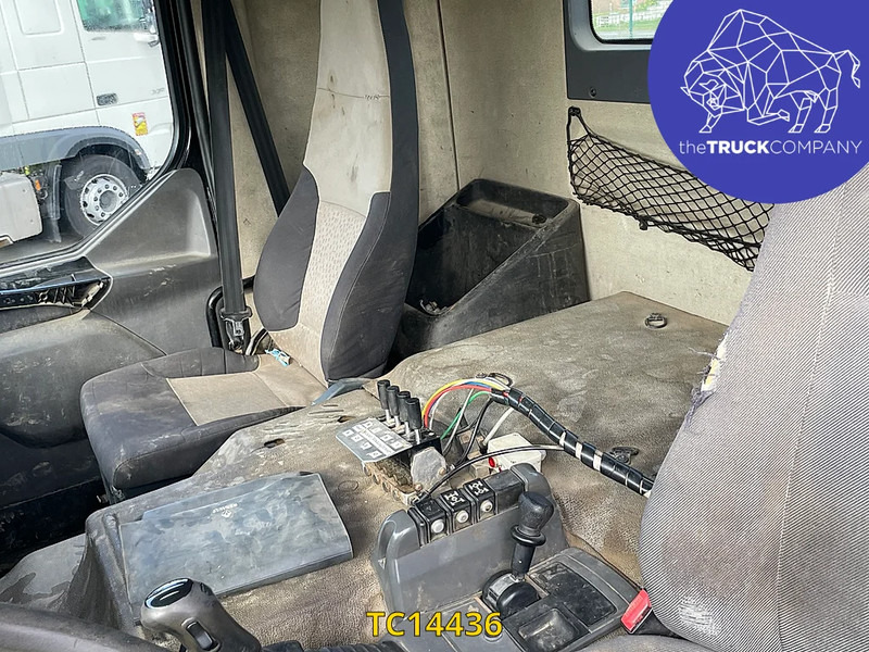 Renault Kerax 370 - Transportjer kontejnerësh/ Kamion me karroceri të çmontueshme: foto 3 Renault Kerax 370 - Transportjer kontejnerësh/ Kamion me karroceri të çmontueshme: foto 3