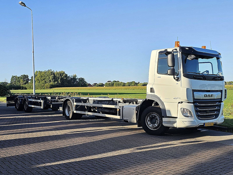 DAF CF 410 20FT TANKCONTAINER - Transportjer kontejnerësh/ Kamion me karroceri të çmontueshme: foto 5 DAF CF 410 20FT TANKCONTAINER - Transportjer kontejnerësh/ Kamion me karroceri të çmontueshme: foto 5