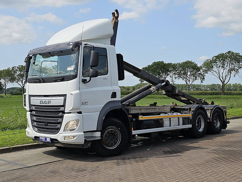 DAF CF 460 6X2 FAS AJK 20T HOOK - Kamion vetëngarkues: foto 2 DAF CF 460 6X2 FAS AJK 20T HOOK - Kamion vetëngarkues: foto 2