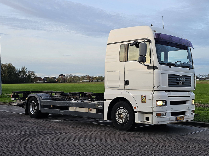 MAN 18.400 TGA XLX LIFT 508DKM NL-T - Transportjer kontejnerësh/ Kamion me karroceri të çmontueshme: foto 5 MAN 18.400 TGA XLX LIFT 508DKM NL-T - Transportjer kontejnerësh/ Kamion me karroceri të çmontueshme: foto 5