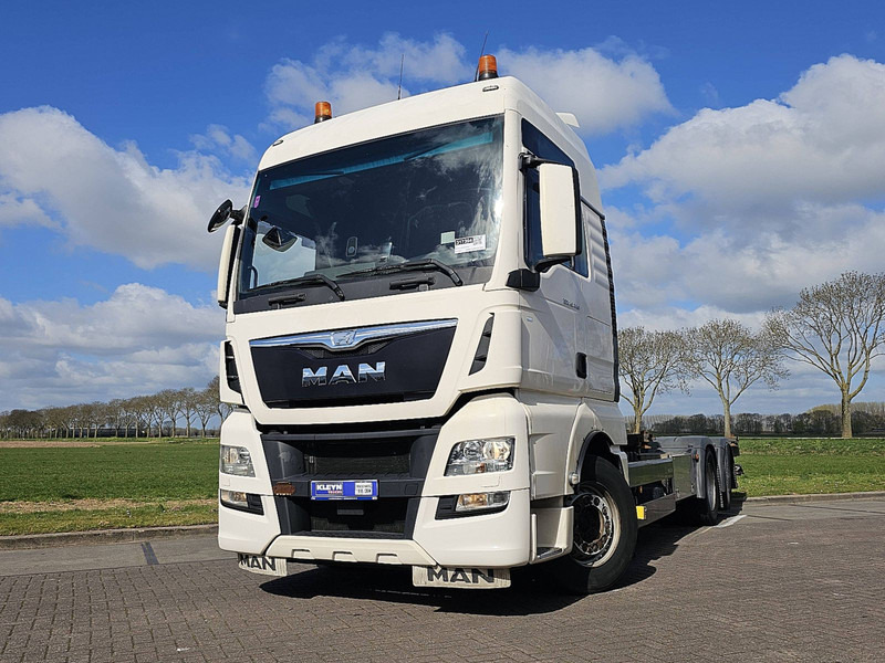 MAN 26.440 TGX XXL 6X2-4 STEER AXLE - Transportjer kontejnerësh/ Kamion me karroceri të çmontueshme: foto 1 MAN 26.440 TGX XXL 6X2-4 STEER AXLE - Transportjer kontejnerësh/ Kamion me karroceri të çmontueshme: foto 1