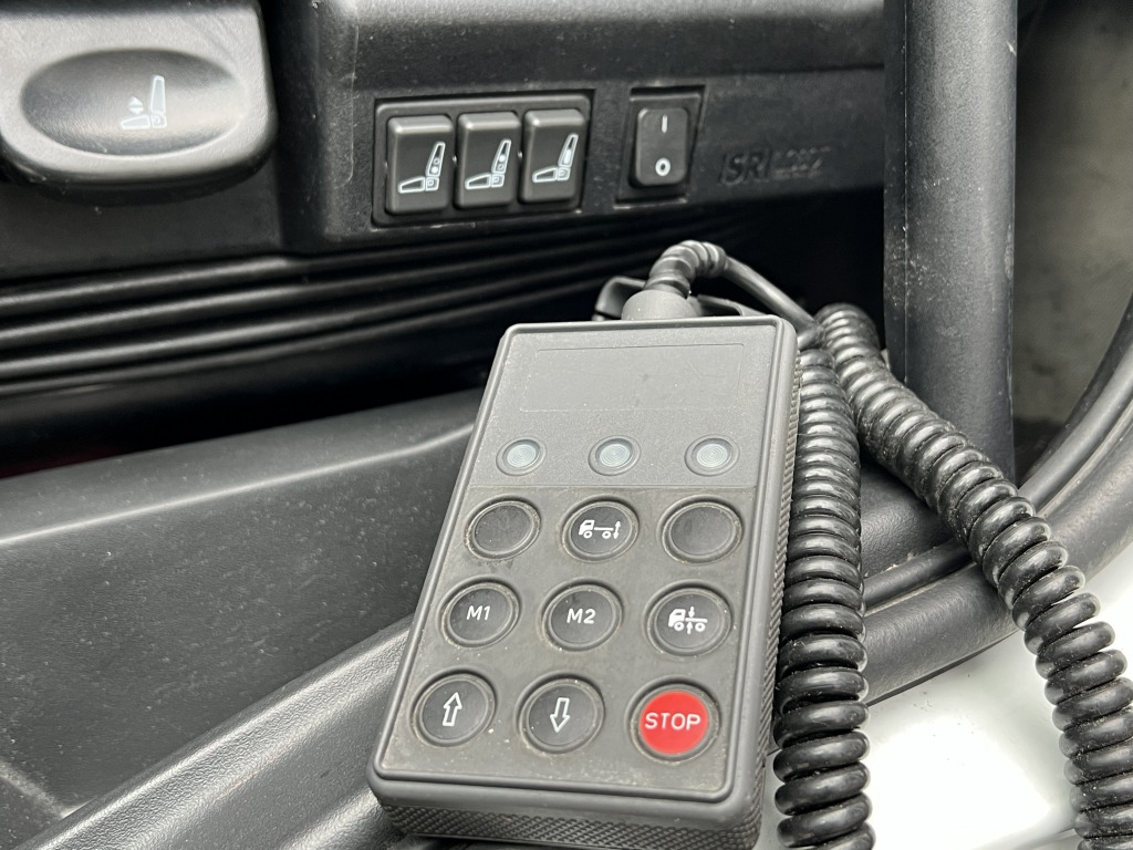 Iveco EuroCargo ML160E28 MitsubTU85 Tiefkühl 7,6m LBW - Kamion frigorifer: foto 3 Iveco EuroCargo ML160E28 MitsubTU85 Tiefkühl 7,6m LBW - Kamion frigorifer: foto 3