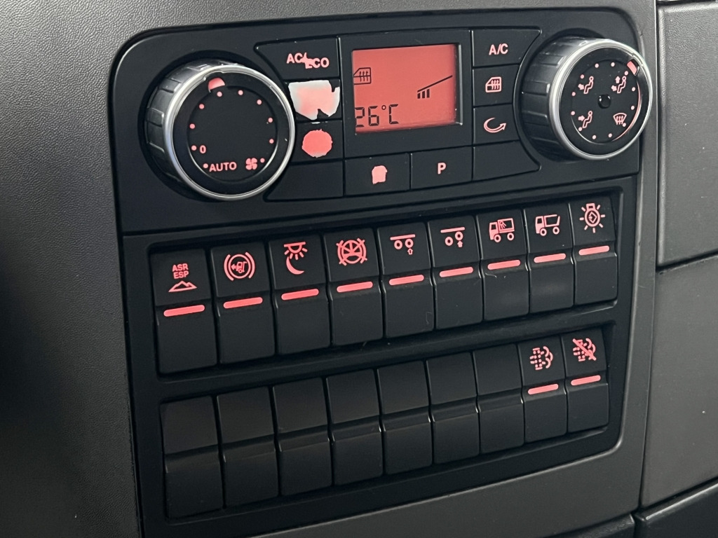 MAN TGX 26.440 Retarder Standklima LBW MitsubisTU100 - Kamion frigorifer: foto 2 MAN TGX 26.440 Retarder Standklima LBW MitsubisTU100 - Kamion frigorifer: foto 2