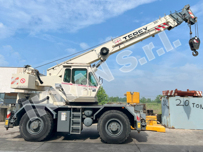 Terex A300 - Vinç për terrene të vështira: foto 1 Terex A300 - Vinç për terrene të vështira: foto 1