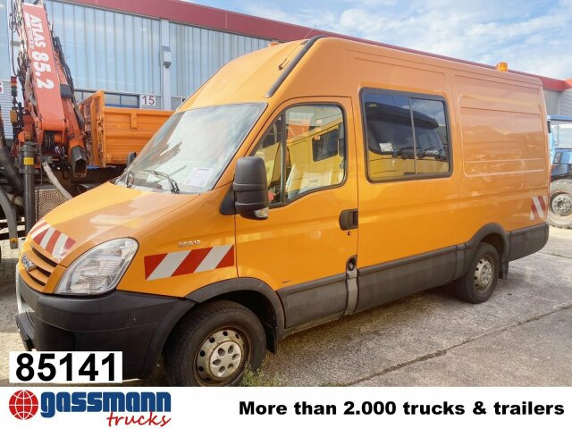Iveco Daily 35S12 2,3 HPI 4x2, 8 Sitzplätze - Kamioncine dopio kabinë: foto 1 Iveco Daily 35S12 2,3 HPI 4x2, 8 Sitzplätze - Kamioncine dopio kabinë: foto 1