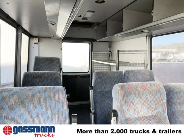 Mercedes-Benz 711 D-KA 4x2, Standklima, 11-Sitze, 2 x on stock - Minibus, Furgon pasagjerësh: foto 5 Mercedes-Benz 711 D-KA 4x2, Standklima, 11-Sitze, 2 x on stock - Minibus, Furgon pasagjerësh: foto 5