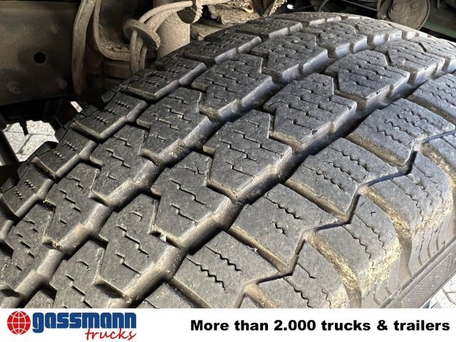 Mercedes-Benz 711 D-KA 4x2, Standklima, 11-Sitze, 2 x on stock - Minibus, Furgon pasagjerësh: foto 2 Mercedes-Benz 711 D-KA 4x2, Standklima, 11-Sitze, 2 x on stock - Minibus, Furgon pasagjerësh: foto 2