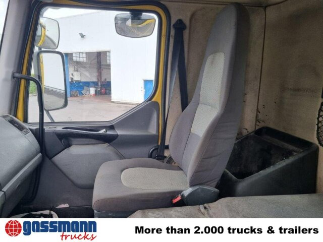 Renault Kerax 380.26 6x4, Bordmatik links - Kamion vetëshkarkues: foto 3 Renault Kerax 380.26 6x4, Bordmatik links - Kamion vetëshkarkues: foto 3