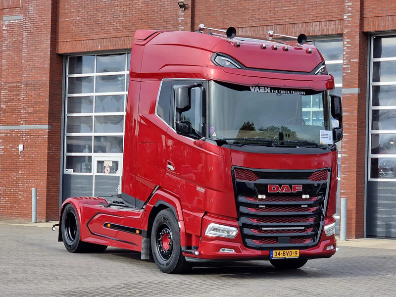 DAF XG+ 530 4x2 - Full spec - New engine - Full air - Leather interior - 2x tank - - Gjysmë-kamion: foto 1 DAF XG+ 530 4x2 - Full spec - New engine - Full air - Leather interior - 2x tank - - Gjysmë-kamion: foto 1