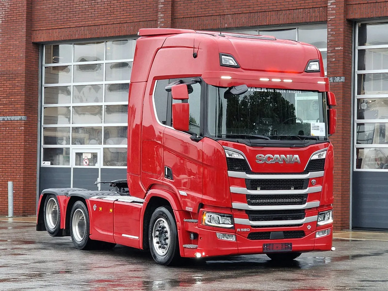 Scania R580 V8 NGS Highline 6x2 - Retarder - Leather - Full air - 3.15 WB - Navi - Led - No EGR - Gjysmë-kamion: foto 1 Scania R580 V8 NGS Highline 6x2 - Retarder - Leather - Full air - 3.15 WB - Navi - Led - No EGR - Gjysmë-kamion: foto 1