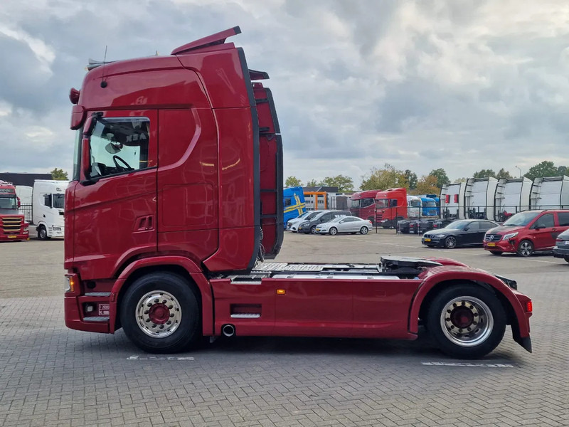 Scania S500 NGS Highline 4x2 - Retarder - Night clima - Full air - Custom interior - Full spoiler - 2 tank - Gjysmë-kamion: foto 4 Scania S500 NGS Highline 4x2 - Retarder - Night clima - Full air - Custom interior - Full spoiler - 2 tank - Gjysmë-kamion: foto 4